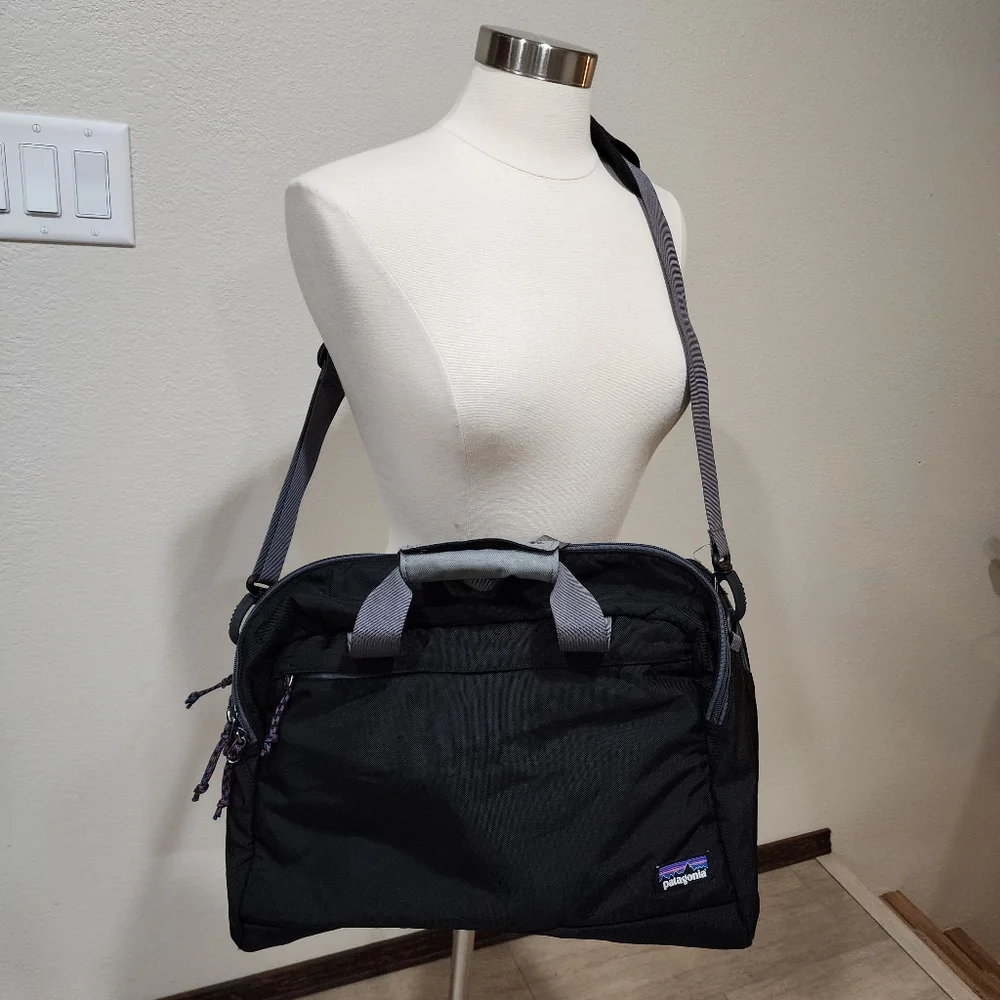 Patagonia Padded Messenger Bag Laptop Carrier Travel Bag Nylon Shoulder Strap